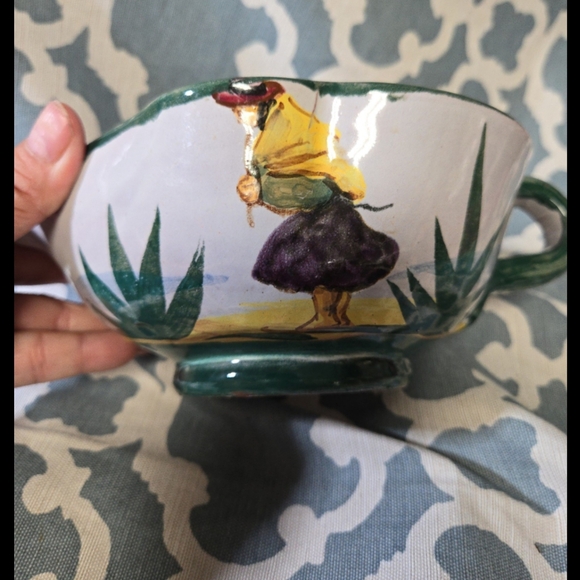 Vintage hand painted Peruvian Pottery art piece bowl - Picture 8 of 11